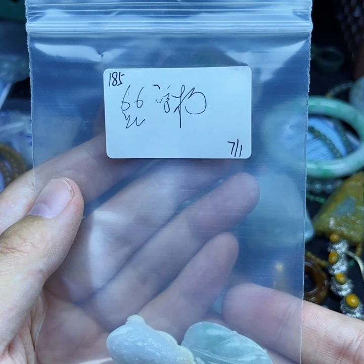 凉***精翡翠戒指未镶嵌翡翠