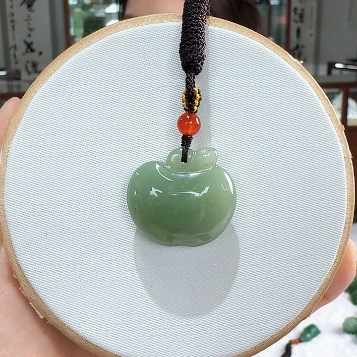 密玉（石英质玉）未镶嵌颈饰
