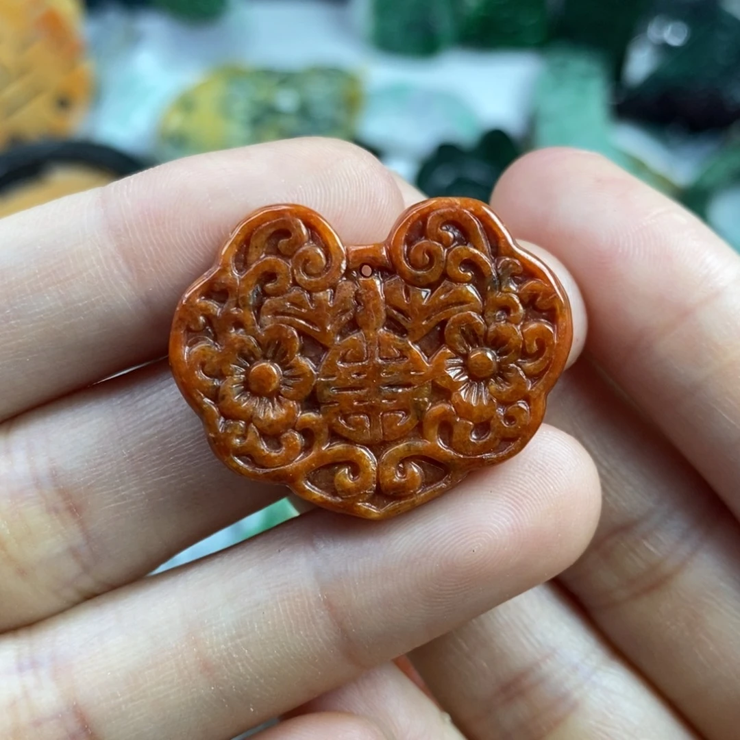 翡翠颈饰未镶嵌胜*