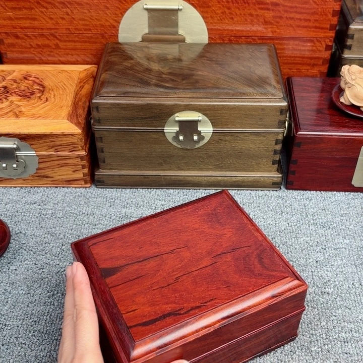 婺****咚老板娘推荐精品木盒