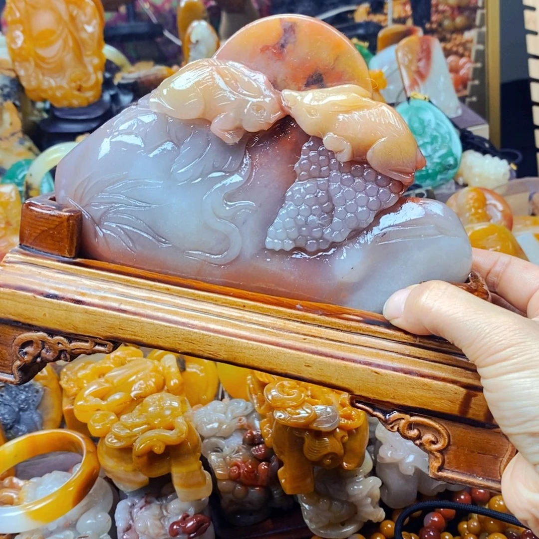 未镶嵌石英质玉(黄龙玉)颈饰