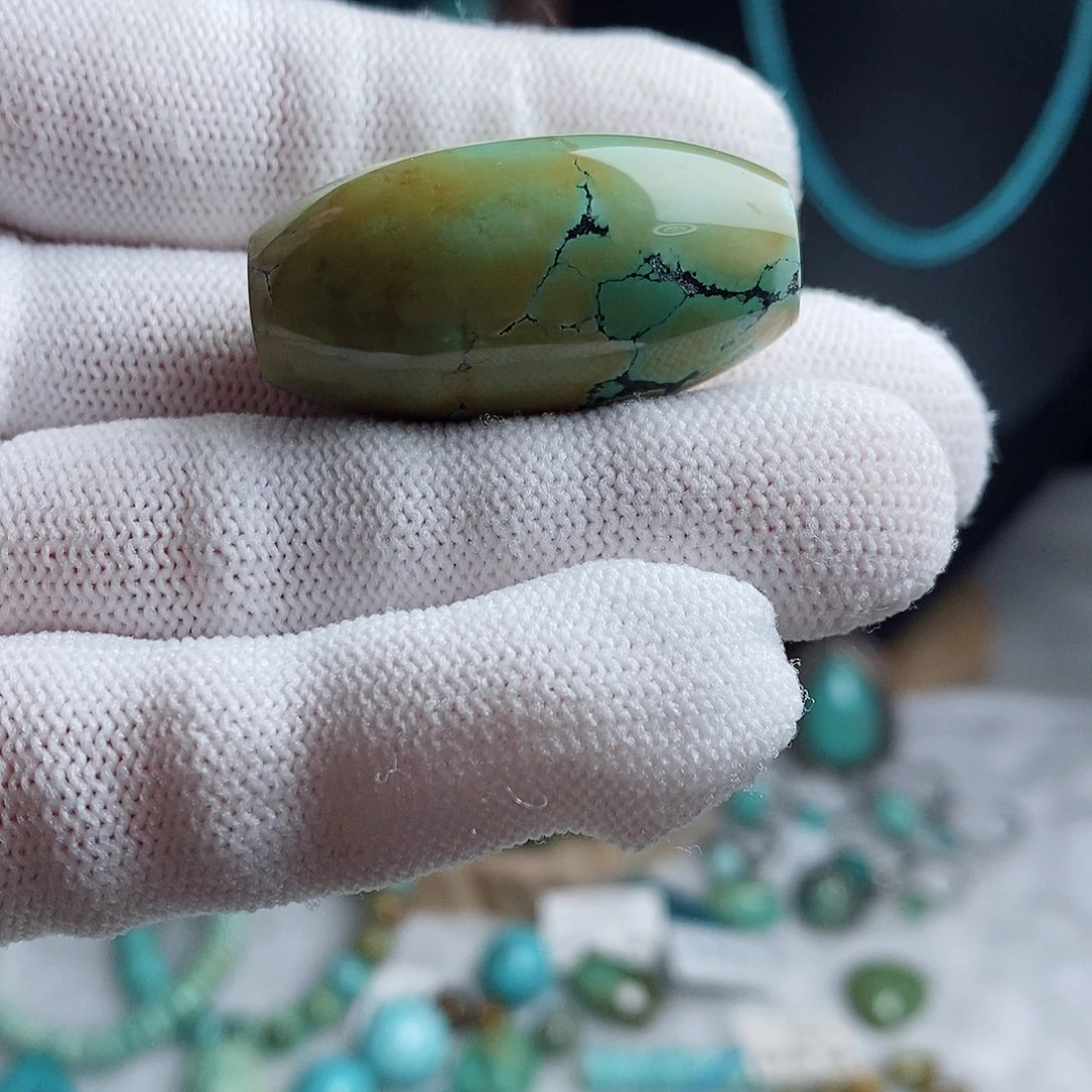 绿松石未镶嵌珠宝奇石