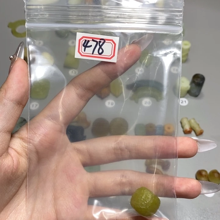 蛇纹石玉颈饰未镶嵌聚****姐