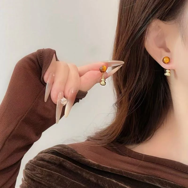 铜合金耳饰 美拉德色系珠珠金色葫芦耳钉女2025新款高级感耳饰