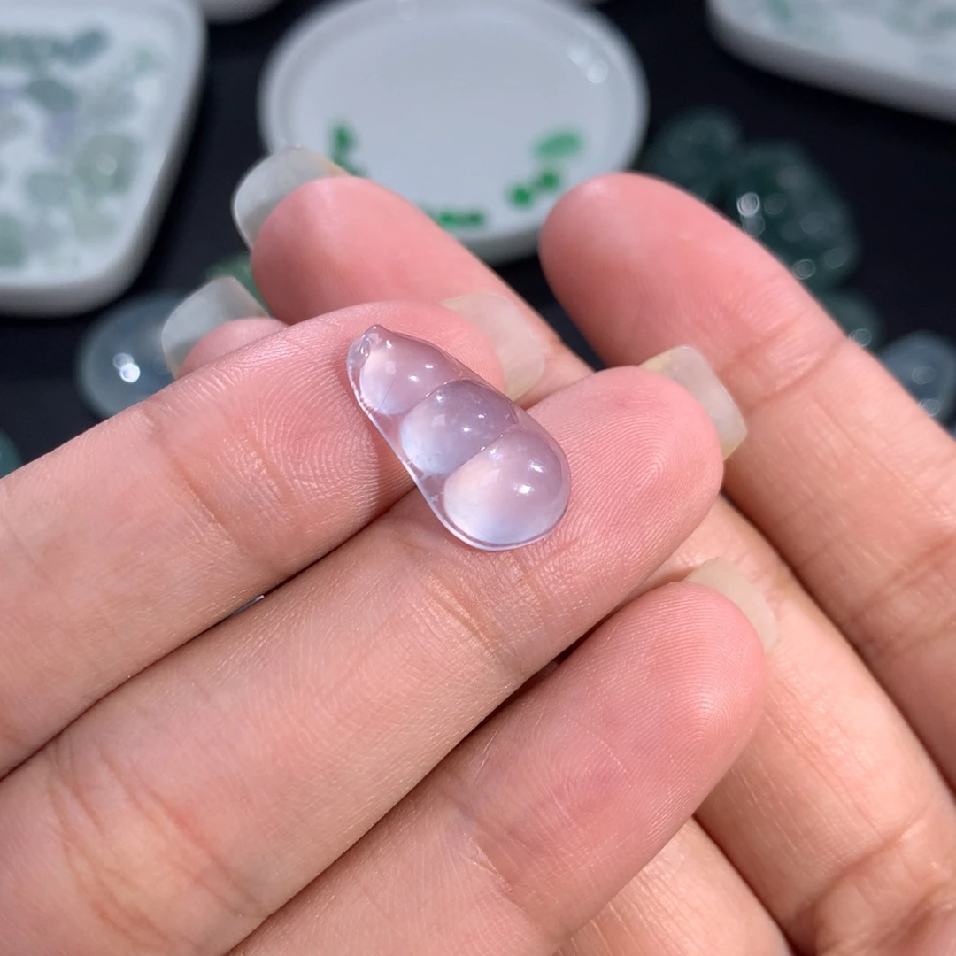 翡翠裸石未镶嵌高冰四季豆