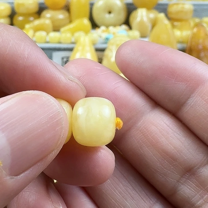 盛***颖蜜蜡未镶嵌裸石22