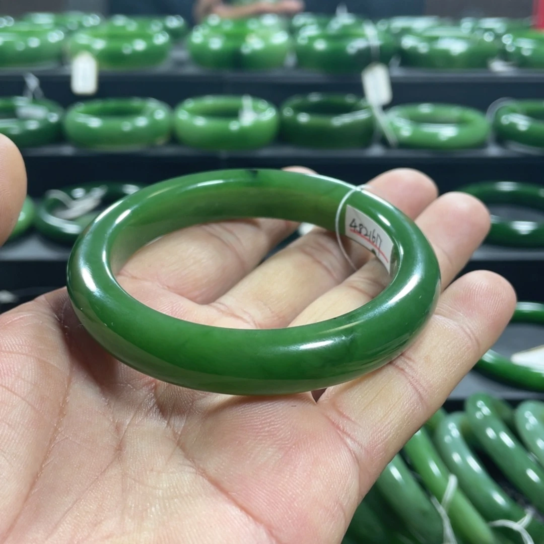 和田玉（碧玉）未镶嵌手镯