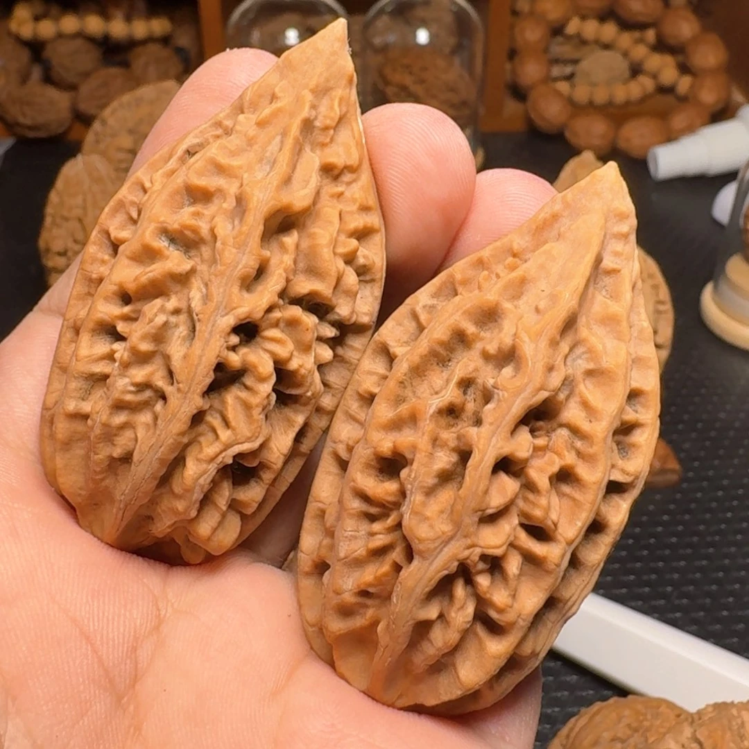 文玩核桃把件酱*蹄柳叶