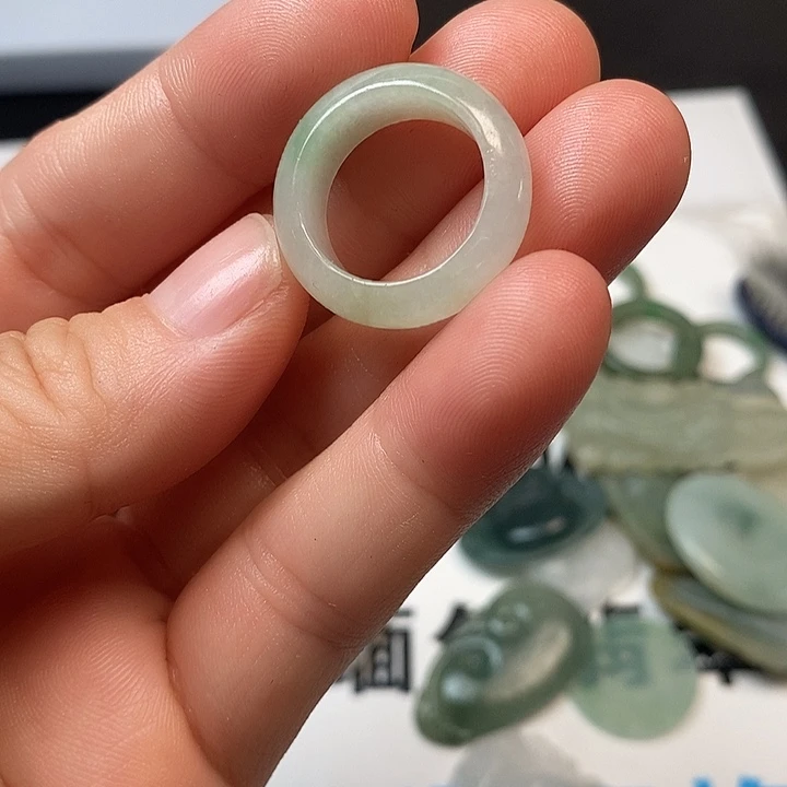 翡翠挂件未镶嵌魔*王