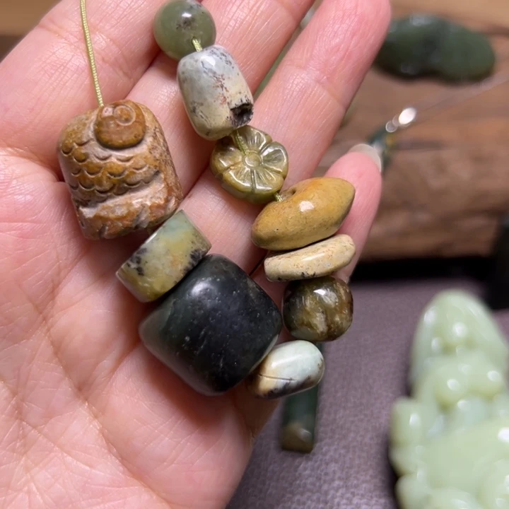 岫岩河磨玉（透闪石质玉）未镶嵌颈饰