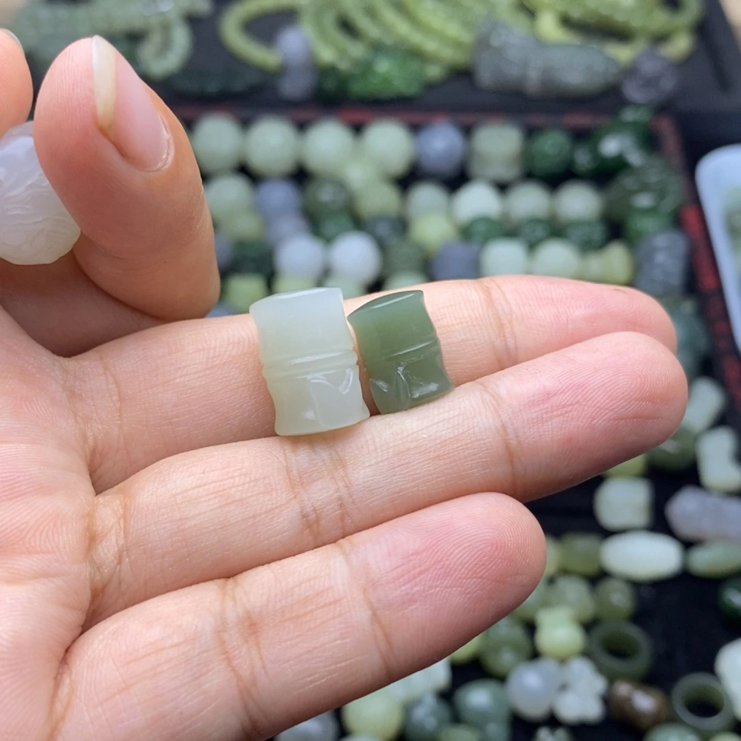 阔***野颈饰未镶嵌和田玉