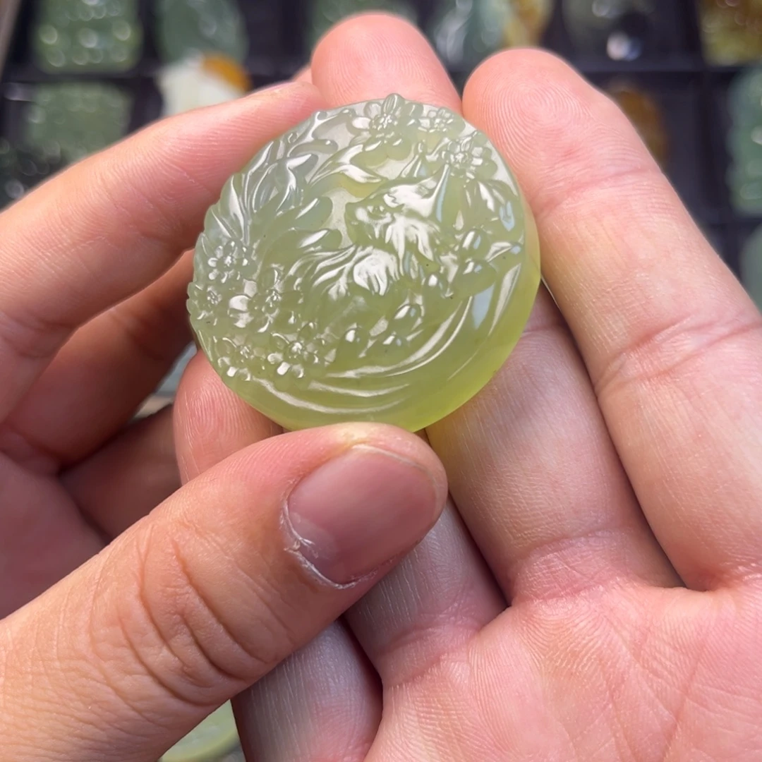 蛇纹石玉未镶嵌吊坠(不含链)