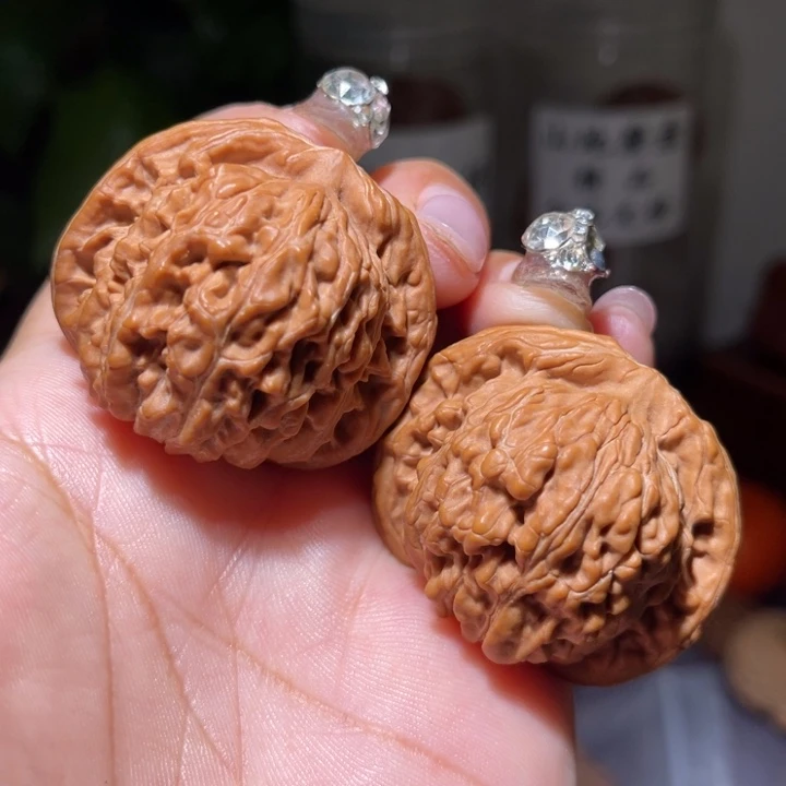 文玩核桃吊坠           40