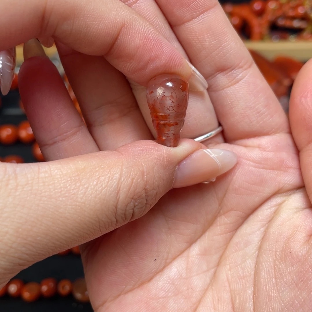 南红玛瑙未镶嵌颈饰2