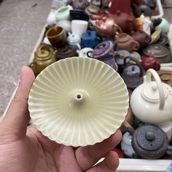 陶瓷艺术品及陶瓷壶