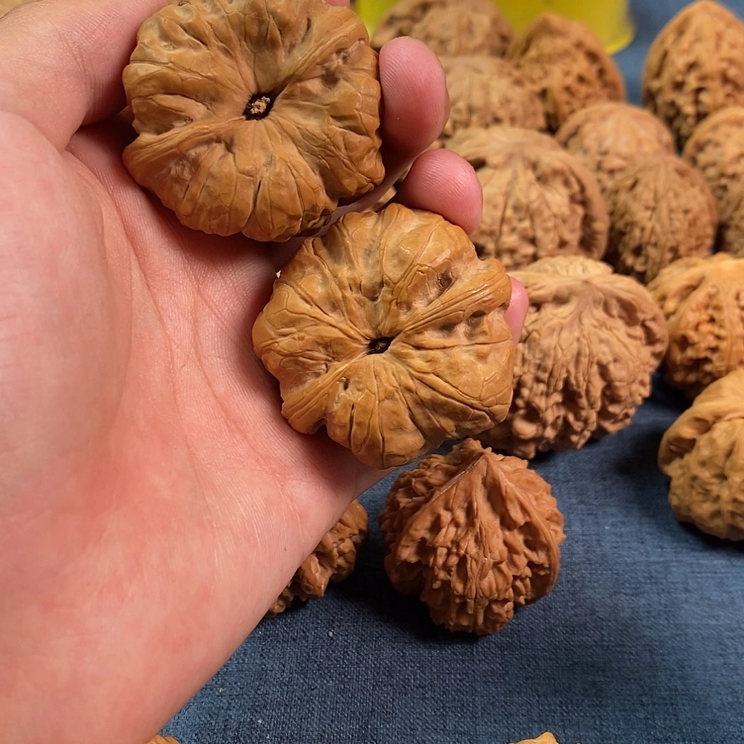 忠***坤文玩核桃把件蛤蟆