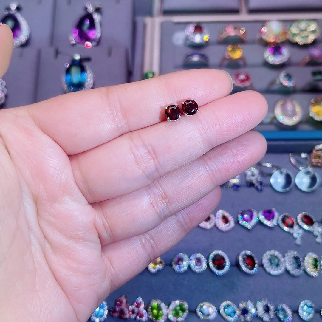 银S925镶嵌耳饰石榴石