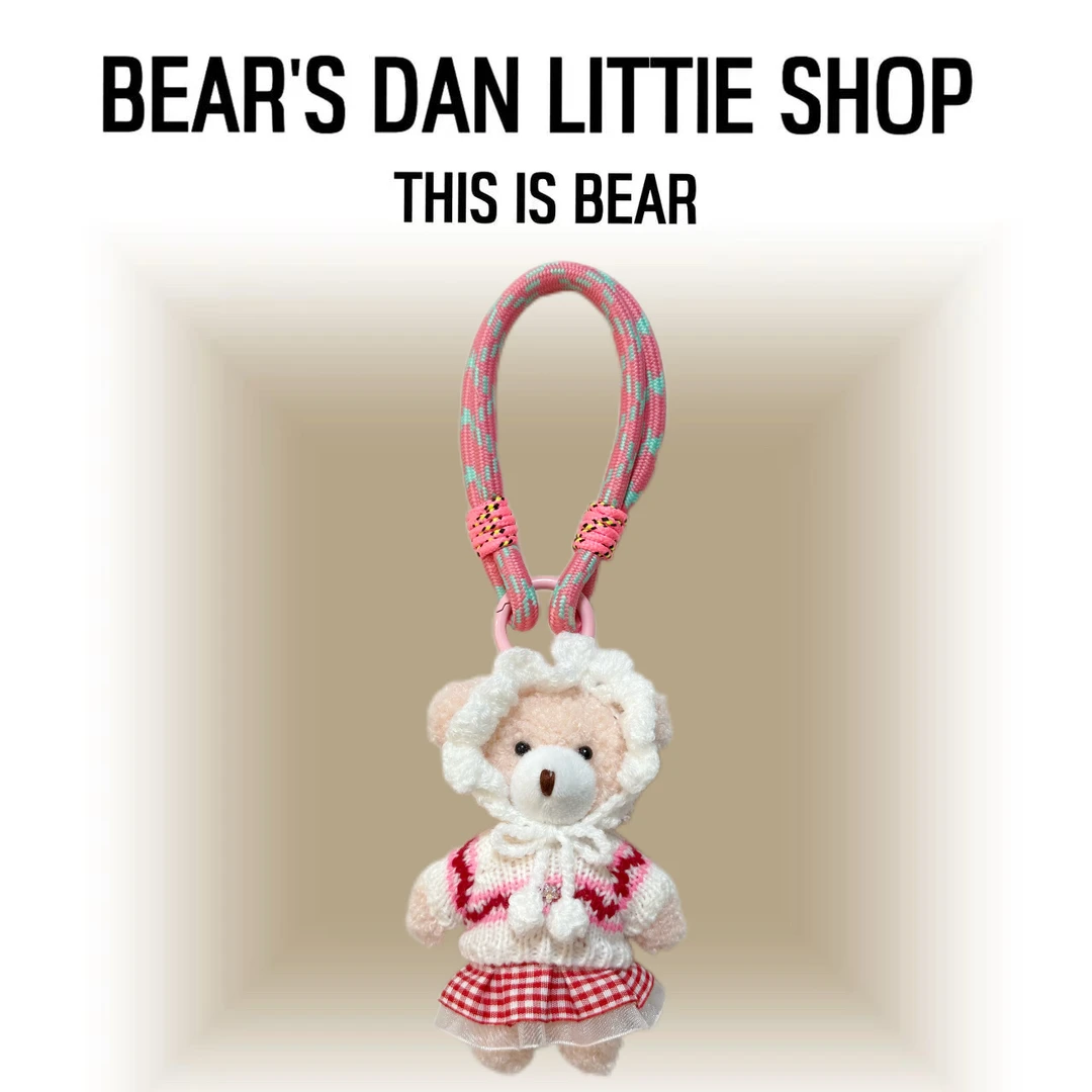 This is Bear•设计师原创包包挂件/手机挂饰/车挂/白头套红格裙