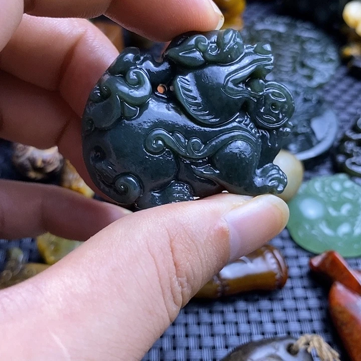 和田玉（糖玉）未镶嵌颈饰