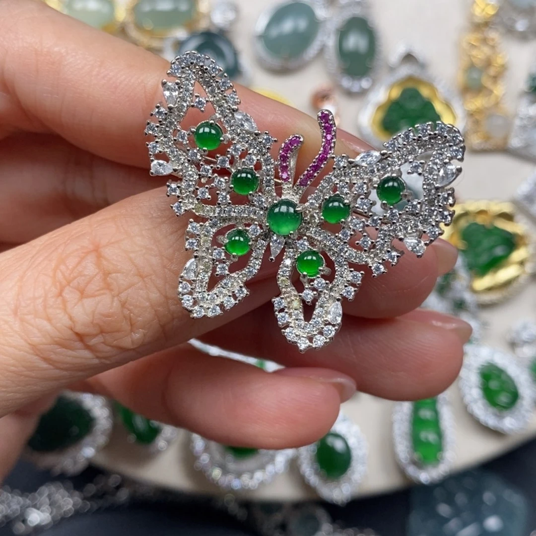 翡翠颈饰未镶嵌翡翠
