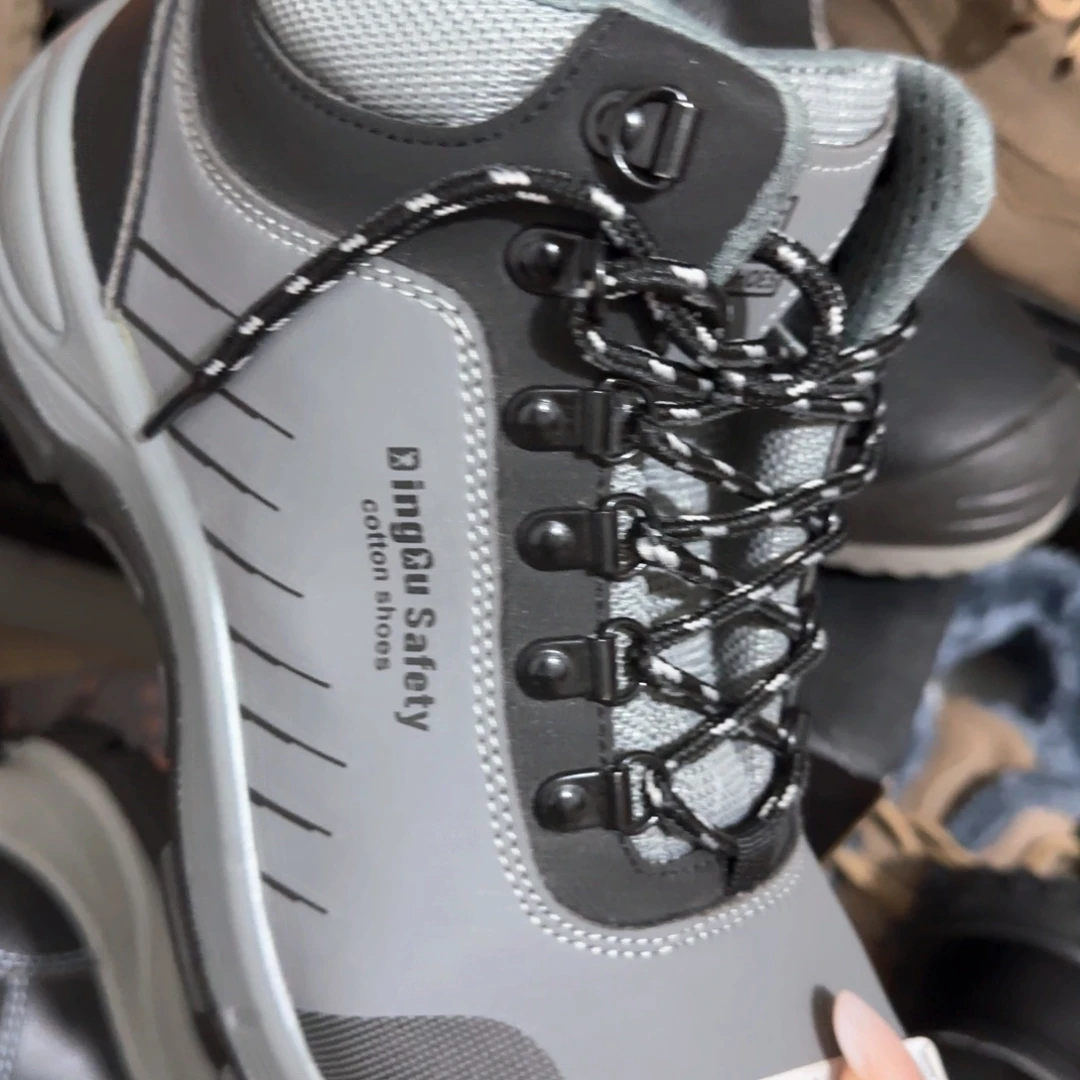 42码灰皮中高帮靴