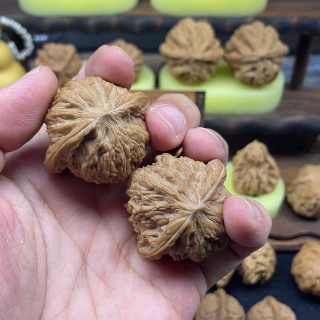 皓***e文玩核桃吊坠磨盘