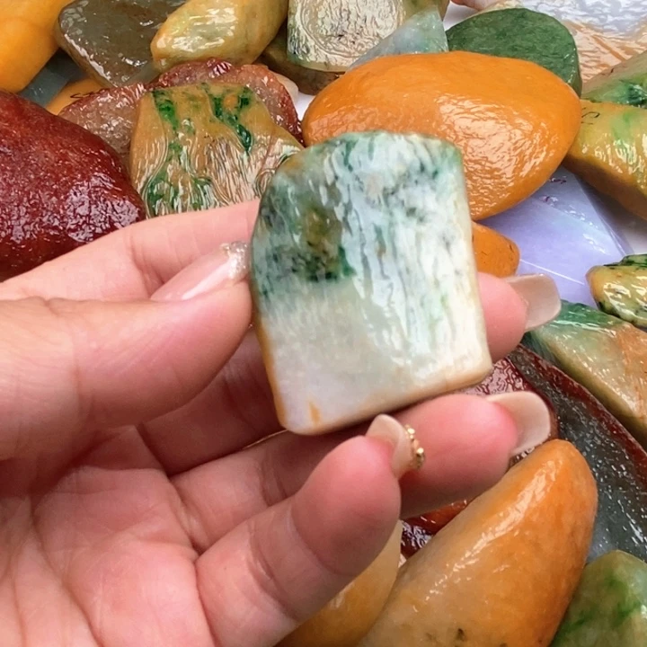翡翠未镶嵌颈饰哈****大缅甸翡翠