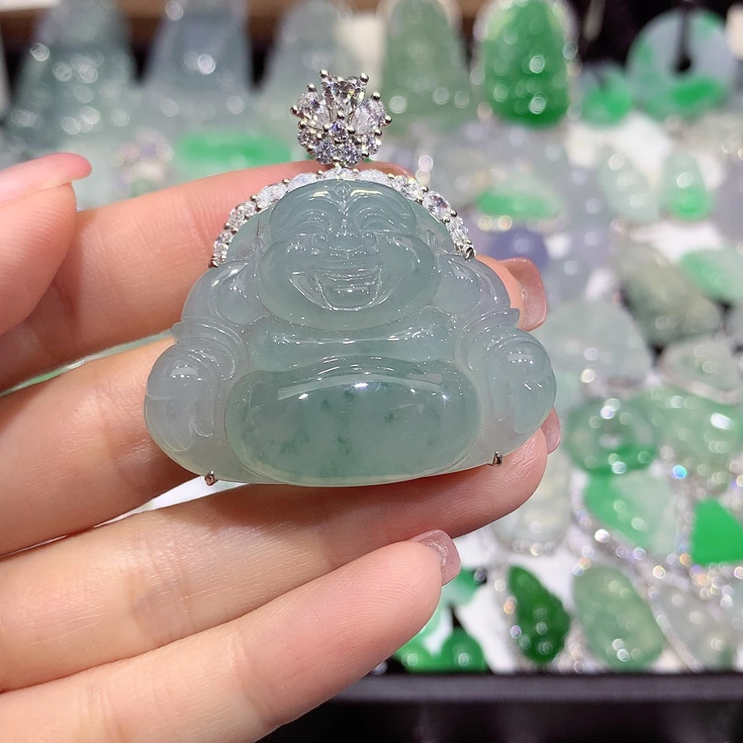 翡翠18K金镶嵌颈饰佛