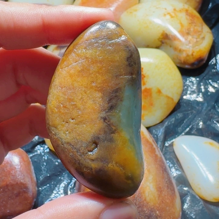 和田玉（糖玉）未镶嵌颈饰48克