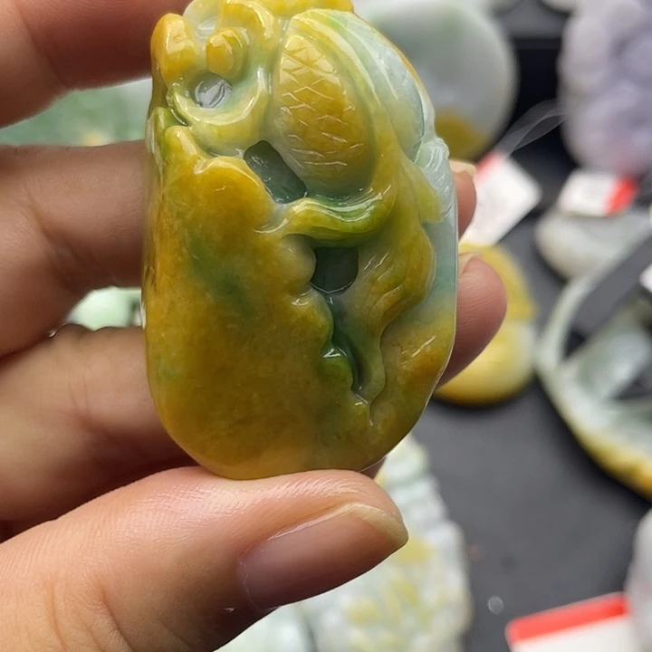 用***连翡翠未镶嵌颈饰天然翡翠