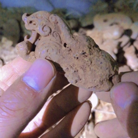 未镶嵌和田玉（糖玉）挂件