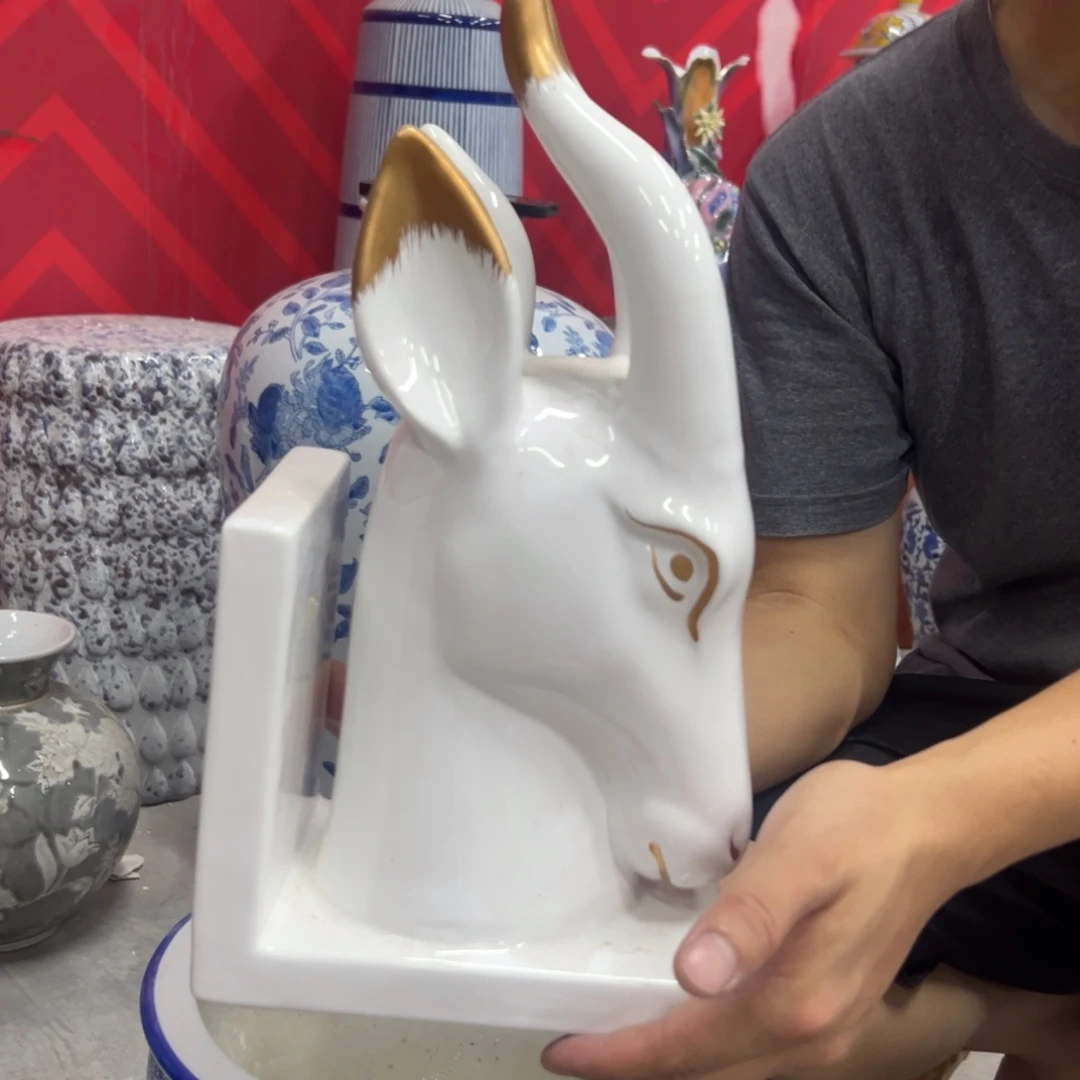 微瑕青花瓷器值得厚爱