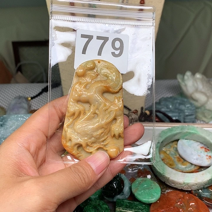 翡翠未镶嵌颈饰素****叹翡翠