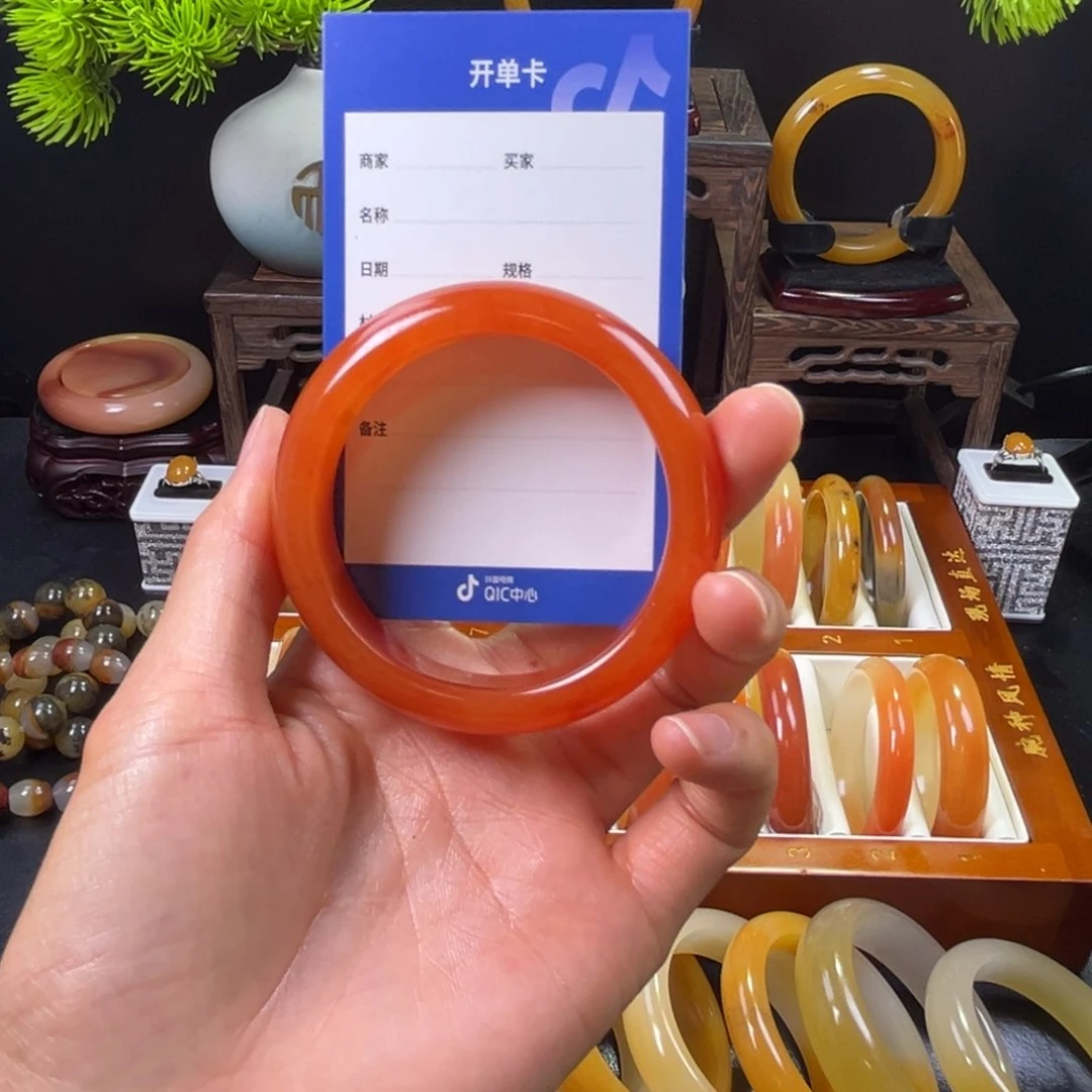 石英质玉手镯未镶嵌