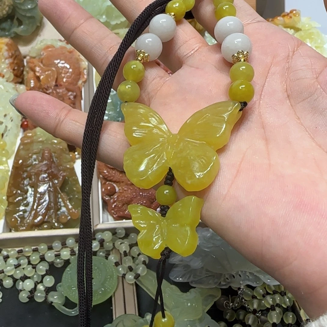 未镶嵌蛇纹石玉吊坠