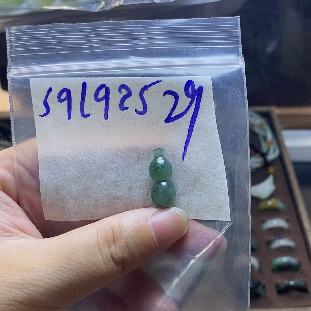 未镶嵌定制翡翠翡翠