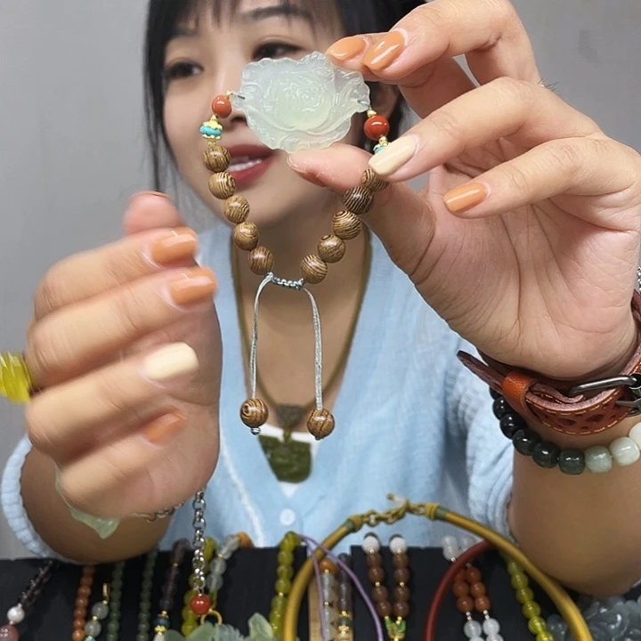 蛇纹石玉未镶嵌颈饰