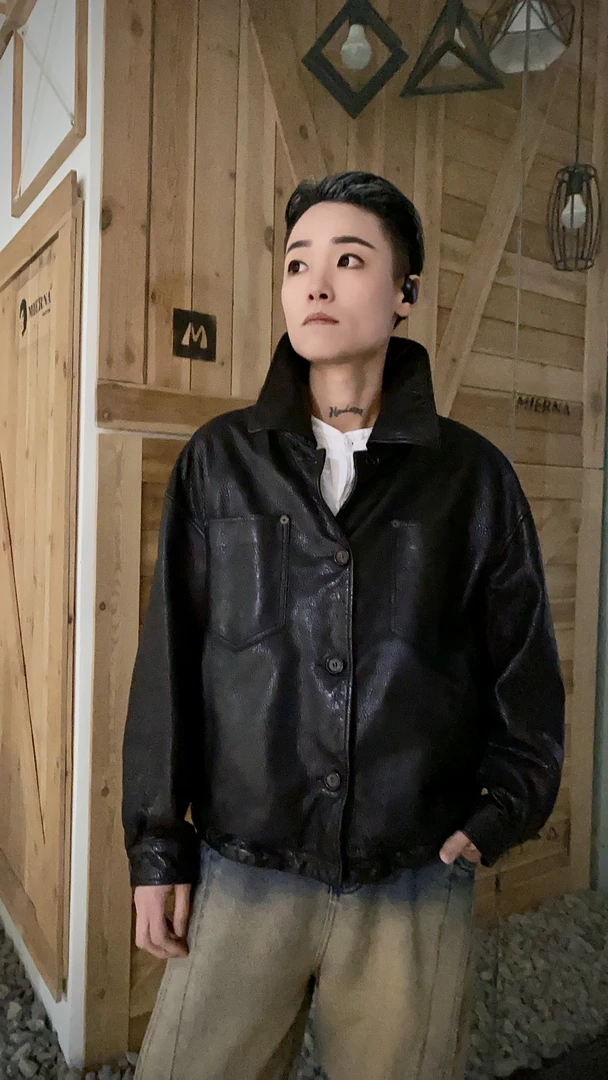 9502-原生态重工水洗复古做旧时尚女款廓版宽松工装风真皮夹克