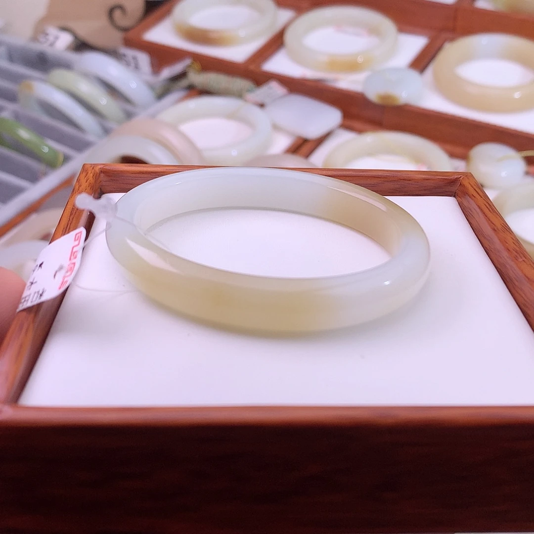 和田玉手镯未镶嵌51.6