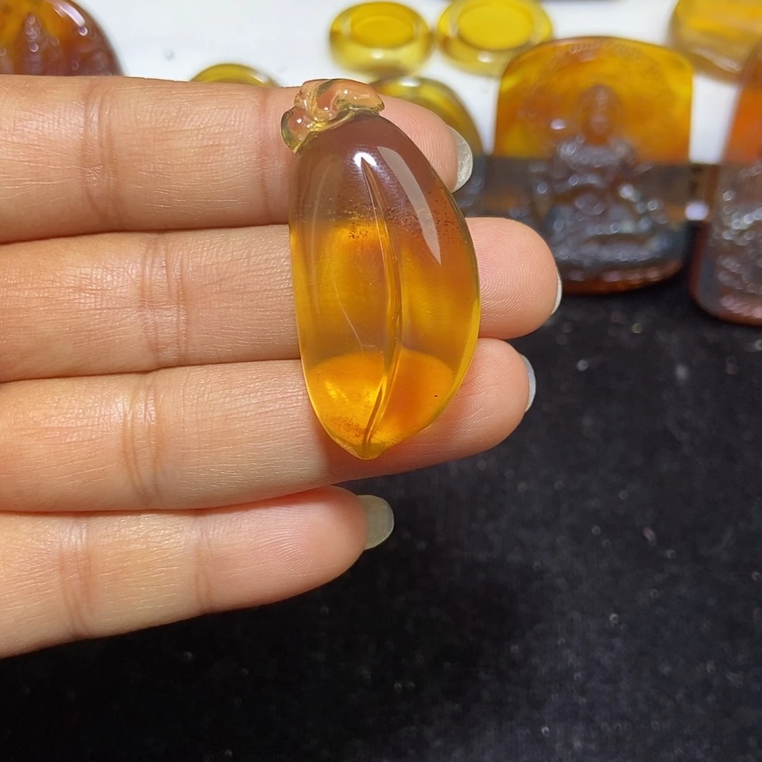 琥珀未镶嵌颈饰缅甸天然琥珀吊坠