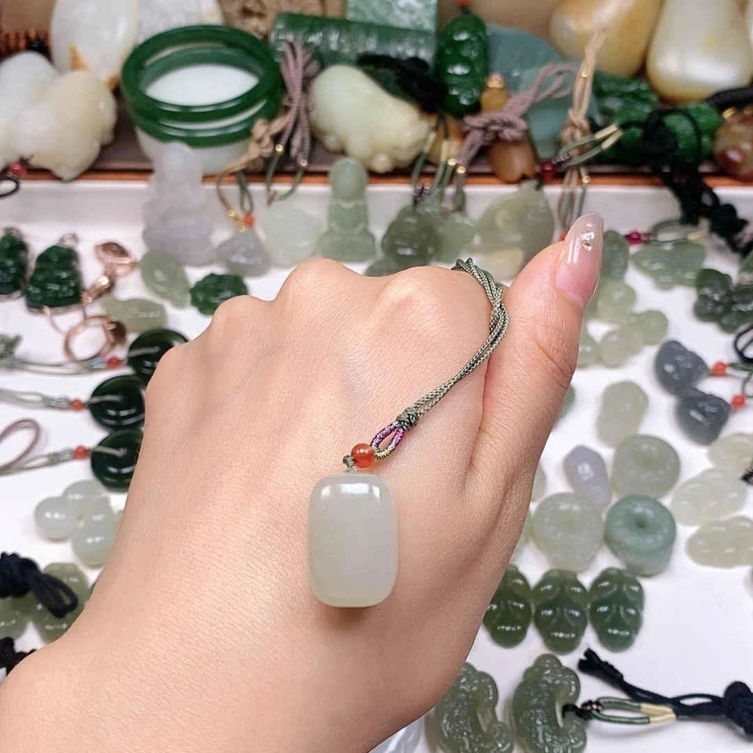 和田玉手镯未镶嵌天*