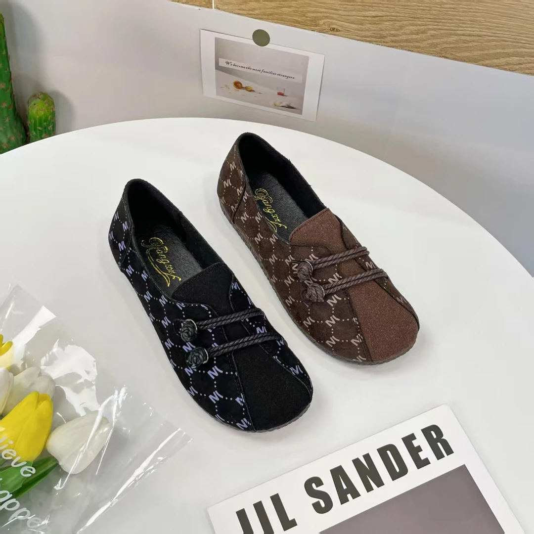 H-3平底百搭复古民族风妈妈单鞋