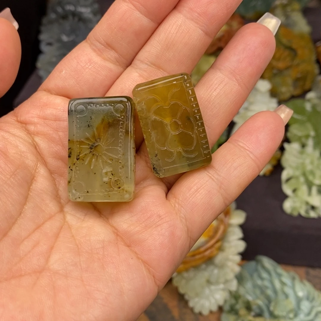 蛇纹石玉未镶嵌吊坠(不含链)露*