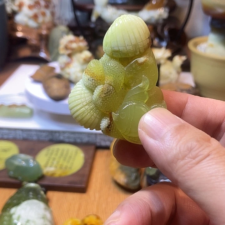 岫玉未镶嵌珠宝奇石