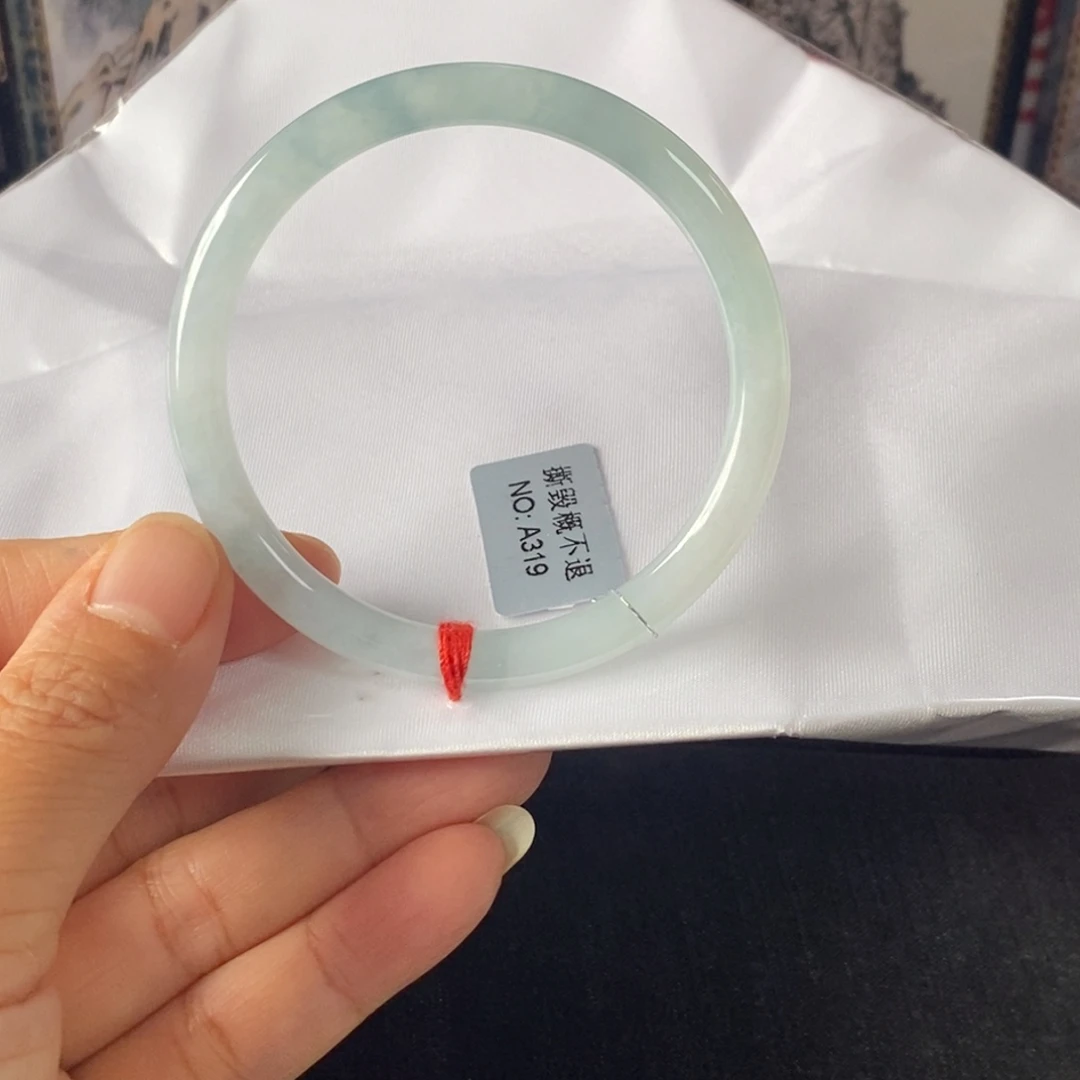 翡翠未镶嵌手镯（圆镯）53.7