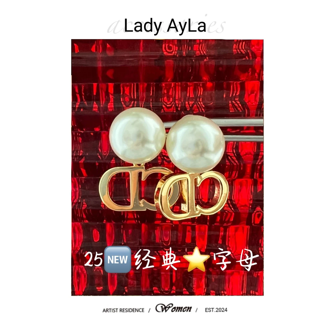 925银仿珍珠耳饰 25SSS轻奢时尚百搭CD字母珠珠耳钉AL1163