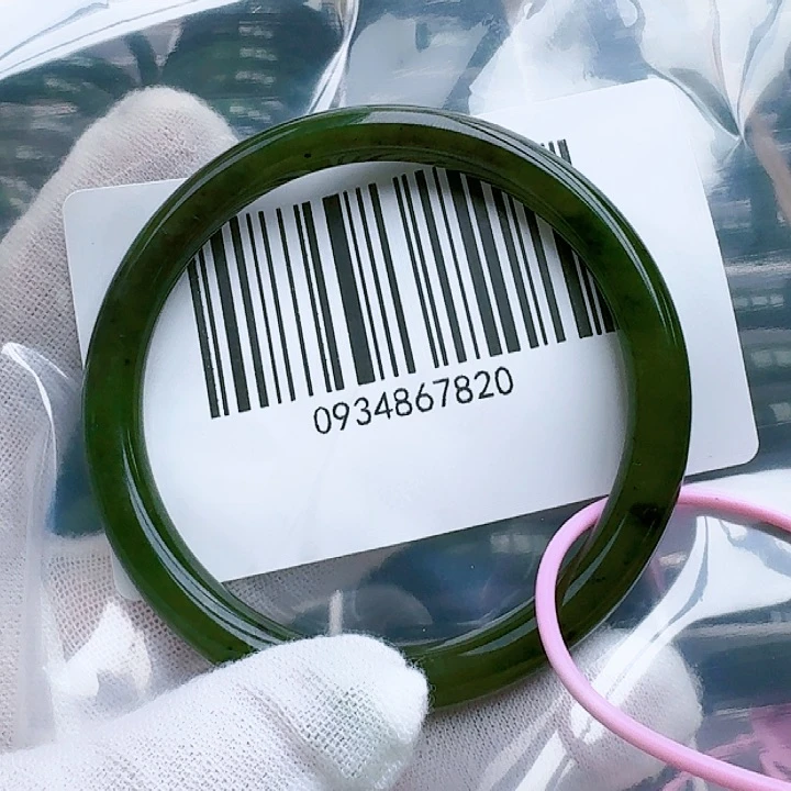 和田玉（碧玉）手镯未镶嵌5657包容