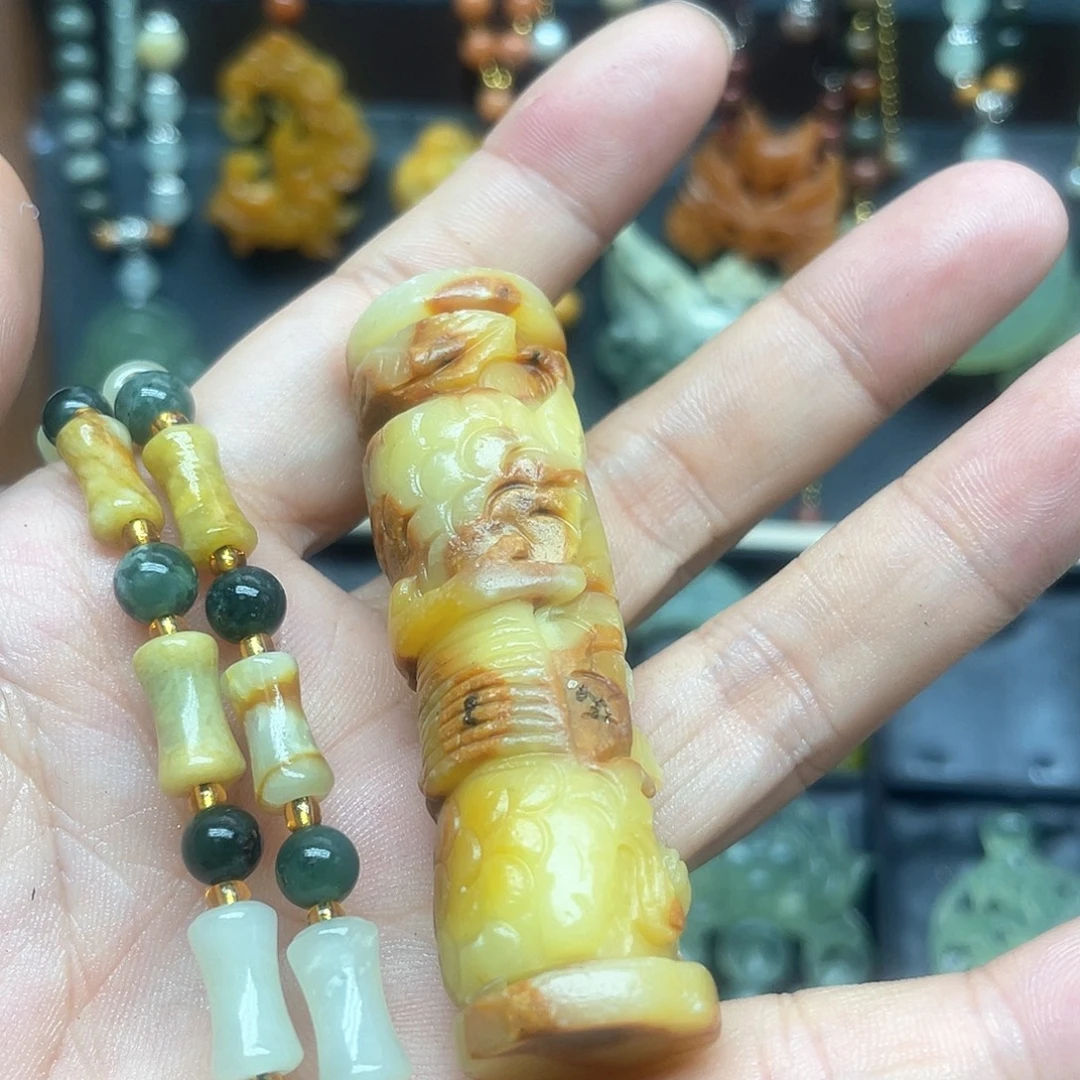 未镶嵌蛇纹石玉颈饰