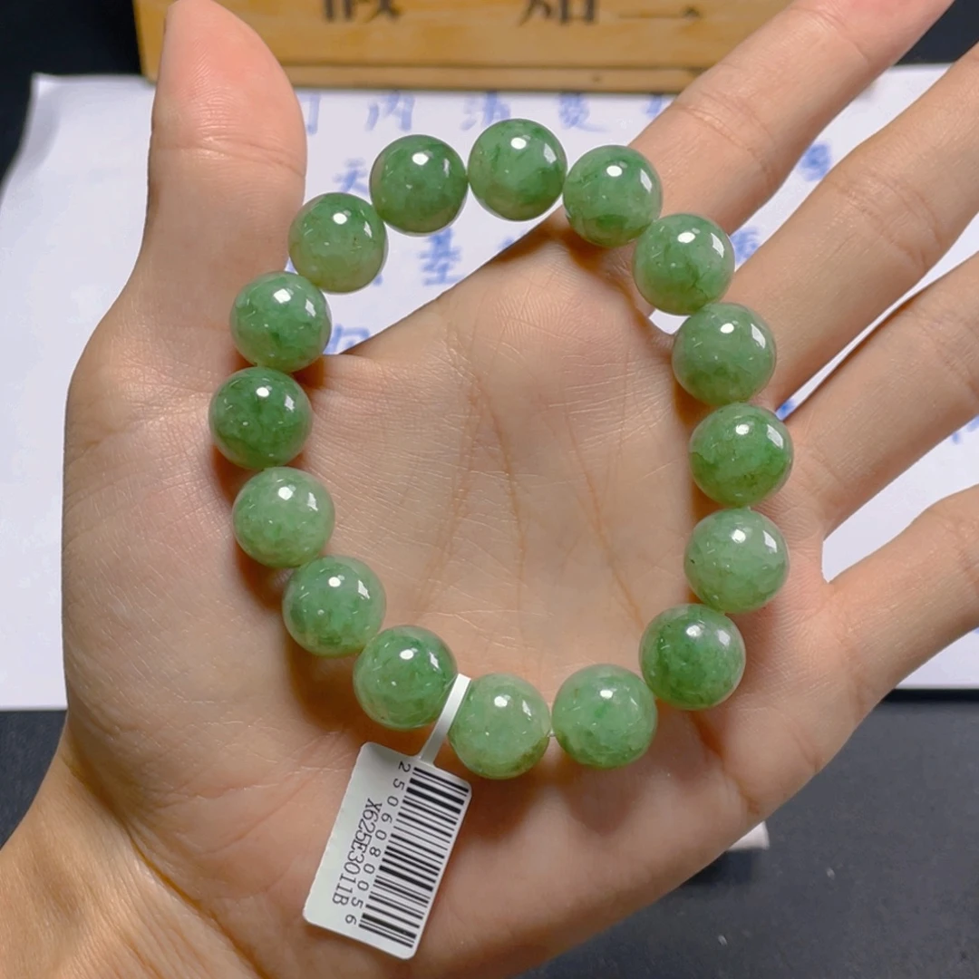 定制翡翠未镶嵌手串