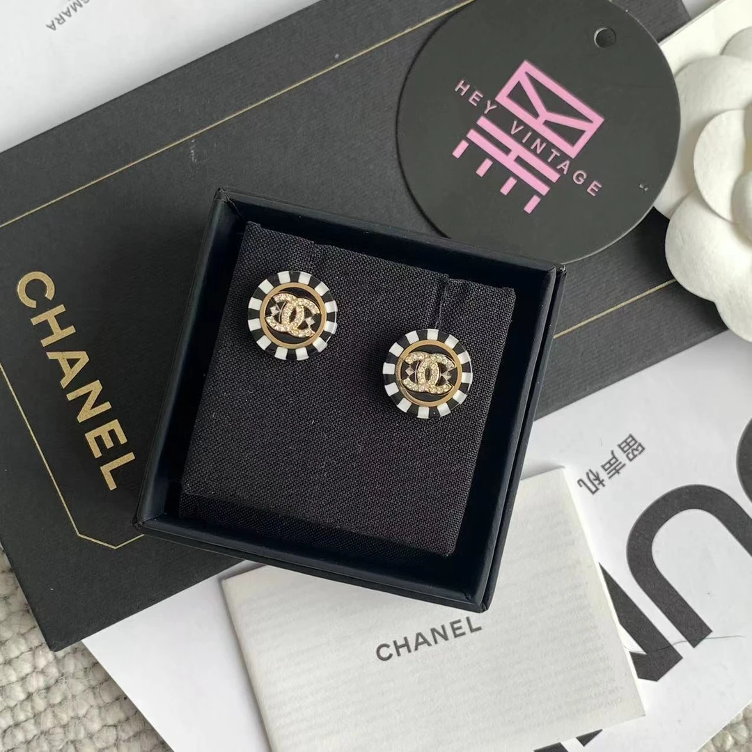 95新 Chanel/香奈儿 23C亚克力黑白棋盘格双C耳钉 13674500